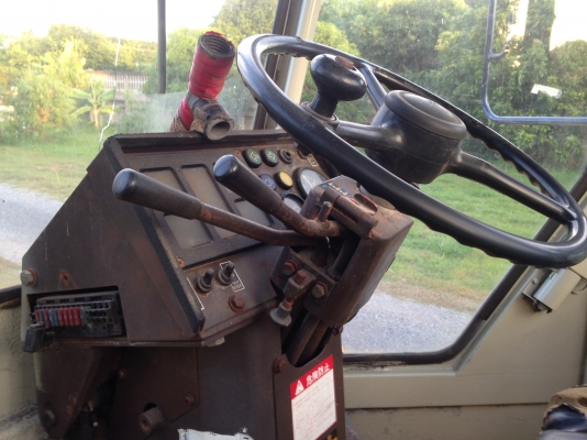 ขายรถตัก Komatsu WA 100-1 นำเข้า ยังไม่เคยใช้งานในเมืองไทย สภาพสวย พร้อมใช้ ราคาถูกมากๆ  081-9485494