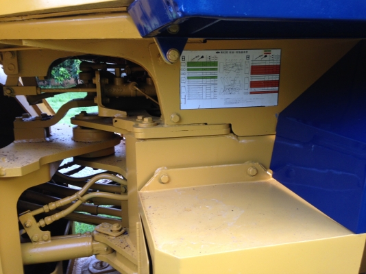 ขายรถตัก Komatsu WA 100-1 นำเข้า ยังไม่เคยใช้งานในเมืองไทย สภาพสวย พร้อมใช้ ราคาถูกมากๆ  081-9485494