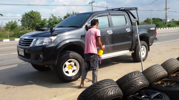 ขายแล้วครับยางใหม่ falken 265 75 16เส้นละ2900