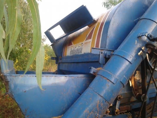 ขายรถ 6 ล้อtl เครื่อง85แรงพร้อมตู้นวดข้าว 6ฟุต