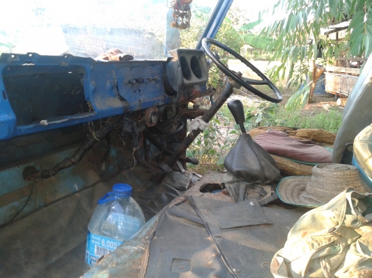 ขายรถ 6 ล้อtl เครื่อง85แรงพร้อมตู้นวดข้าว 6ฟุต