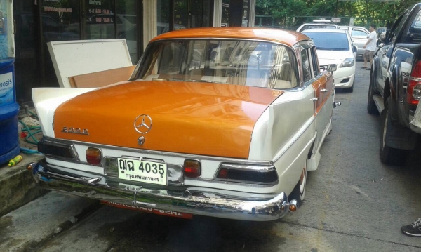 ขายBenz200Dเครื่องดีเซล6สูบขาย179000