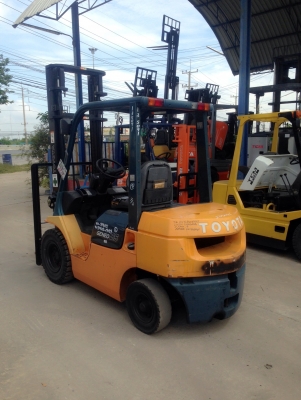 -:-*&bull;*ข า ย ร ถ ย ก เ ก่ า น อ ก*&bull;*-:-TOYOTA 7FG25 เสาสูง4เมตร งายาว1.20เมตร สนใจติดต่อ083-062-0223