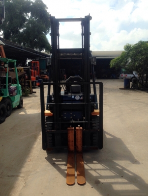 -:-*&bull;*ข า ย ร ถ ย ก เ ก่ า น อ ก*&bull;*-:-TOYOTA 7FG25 เสาสูง4เมตร งายาว1.20เมตร สนใจติดต่อ083-062-0223