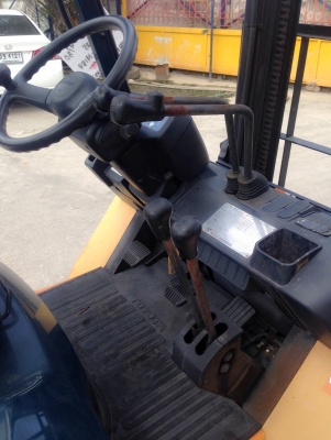 -:-*&bull;*ข า ย ร ถ ย ก เ ก่ า น อ ก*&bull;*-:-TOYOTA 7FG25 เสาสูง4เมตร งายาว1.20เมตร สนใจติดต่อ083-062-0223