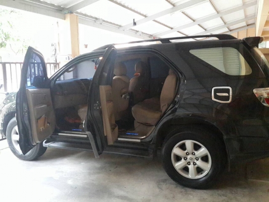 ขายรถบ้านTOYOTA FORTUNER3.0V เกียร์AT/WDดีเซลปี2010