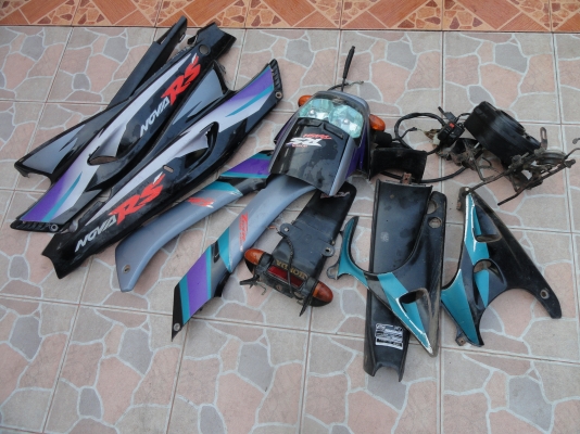 ขายชุดไฟเบอร์ โนวา rs มีทั้งไมล์-ไฟหน้า-ไฟท้าย  รอบคัน ถูกๆคับ