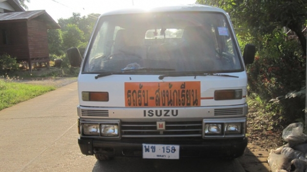 รถตู้บัดดี้ ไว้รับนักเรียนหรือบรรทุกของ