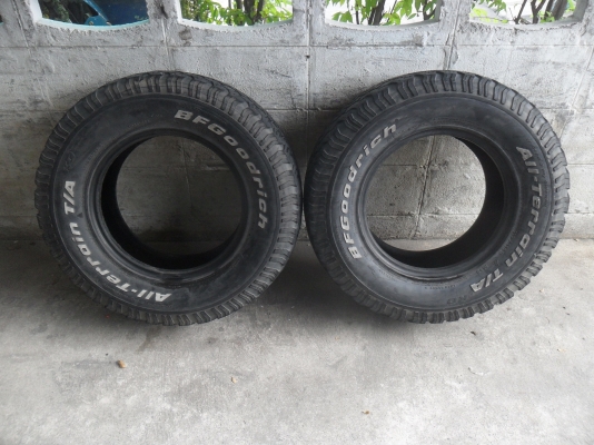 ยาง BFGoodrich 265/70R16 สวยๆ 1 คู่ ราคา 1700 บาท