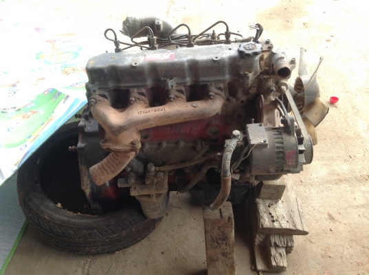 ขายครัสซี hino km เครื่อง wo4d เกียร์ คานหน้าคานหลังมีครบ หัวเก๋ง hino km มีทะเบียน