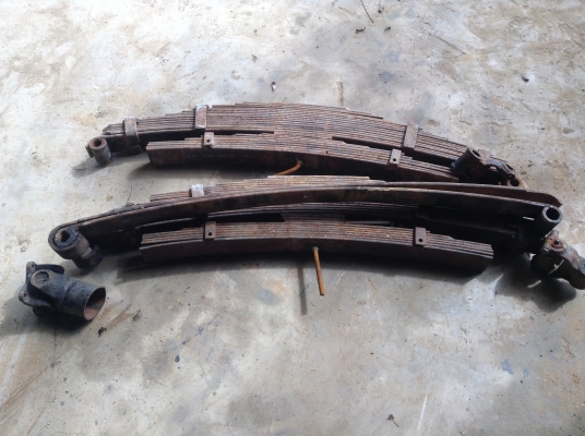 ขายครัสซี hino km เครื่อง wo4d เกียร์ คานหน้าคานหลังมีครบ หัวเก๋ง hino km มีทะเบียน