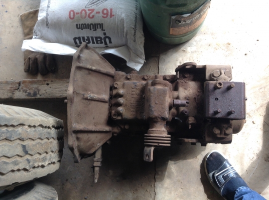 ขายครัสซี hino km เครื่อง wo4d เกียร์ คานหน้าคานหลังมีครบ หัวเก๋ง hino km มีทะเบียน