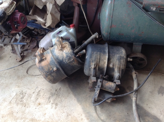 ขายครัสซี hino km เครื่อง wo4d เกียร์ คานหน้าคานหลังมีครบ หัวเก๋ง hino km มีทะเบียน