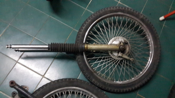 ขาย โช๊คหน้าพร้อมล้อ + สวิงอาร์มหลังพร้อมล้อ jx ถูกๆ ขาย โช๊คหน้าพร้อมล้อ + สวิงอาร์มหลังพร้อมล้อ jx ถูกๆ