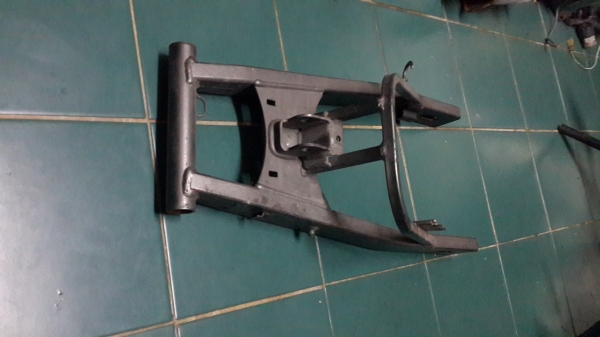 ขายสวิงอาร์ม ksr สภาพดีเยื่ยม ถูกๆครับ