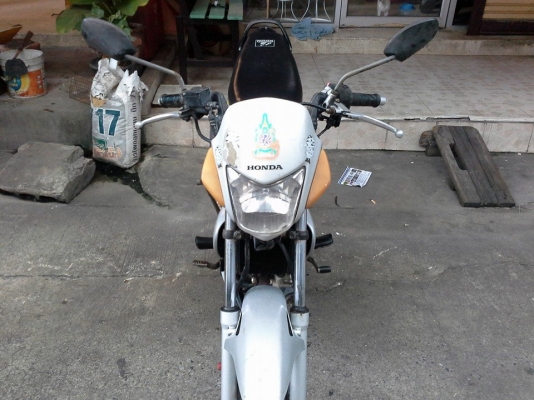 Sonic  ปี 44 สีดำ เทา รถบ้าน เครื่องเดิม แน่นๆ ชุดสีซีดนิดหน่อย เอกสารครบ