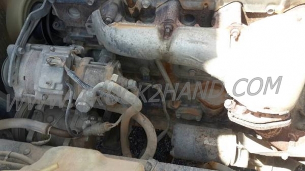 รถบรรทุก 6 ล้อ ISUZU Npr และ รถไถฟอร์ด 6610