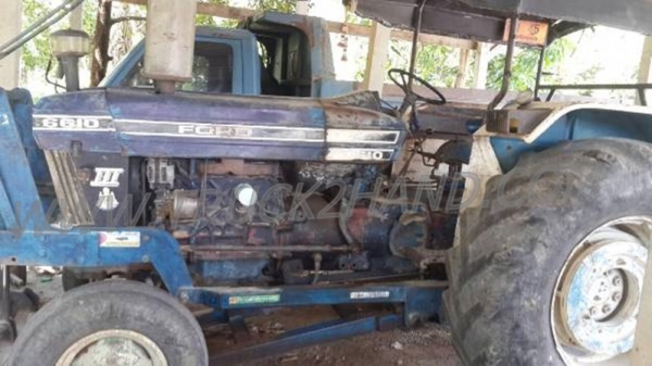 รถบรรทุก 6 ล้อ ISUZU Npr และ รถไถฟอร์ด 6610