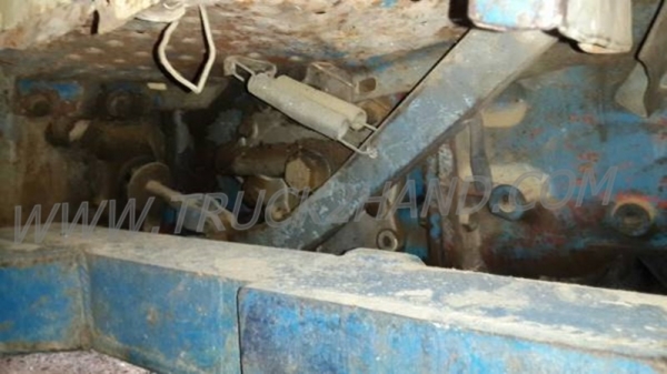 รถบรรทุก 6 ล้อ ISUZU Npr และ รถไถฟอร์ด 6610