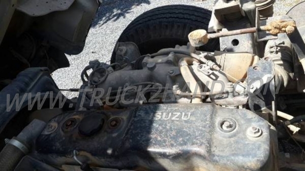 รถบรรทุก 6 ล้อ ISUZU Npr และ รถไถฟอร์ด 6610