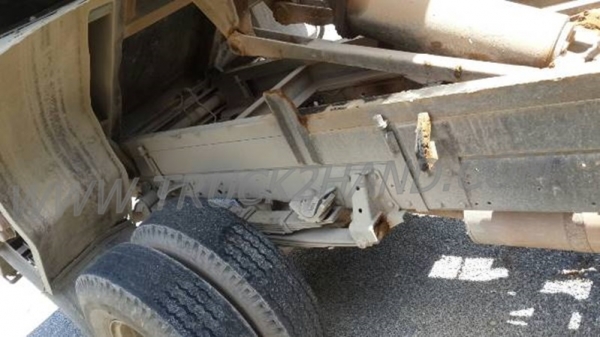 รถบรรทุก 6 ล้อ ISUZU Npr และ รถไถฟอร์ด 6610