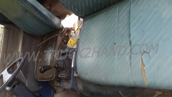 รถบรรทุก 6 ล้อ ISUZU Npr และ รถไถฟอร์ด 6610