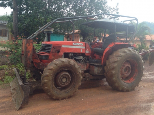 ขายรถไถ2เพลาKUBOTA M9000 ใช้งาน 7,035 ช.ม.เล่มทะเบียน สนใจโทร 081-970-1072