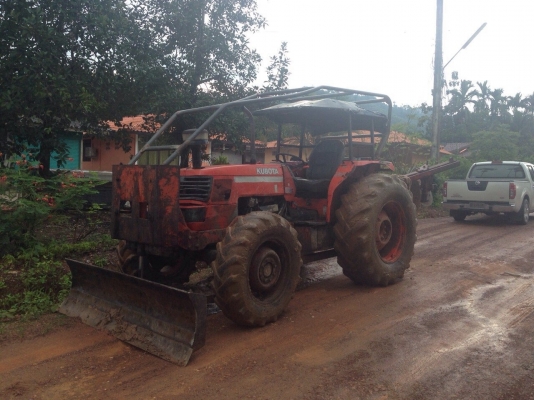 ขายรถไถ2เพลาKUBOTA M9000 ใช้งาน 7,035 ช.ม.เล่มทะเบียน สนใจโทร 081-970-1072 ขายรถไถ2เพลาKUBOTA M9000 ใช้งาน 7,035 ช.ม.เล่มทะเบียน สนใจโทร 081-970-1072