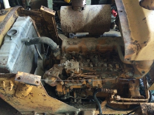 ขาย ซากรถไถ komatsu 2 ขายตามสภาพ น้ำหนักประมาณ 2-5 ตัน มีเครื่อง 4 เกียร์ ราคา 35,000 บาท