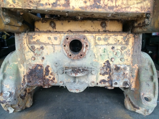 ขาย ซากรถไถ komatsu 2 ขายตามสภาพ น้ำหนักประมาณ 2-5 ตัน มีเครื่อง 4 เกียร์ ราคา 35,000 บาท