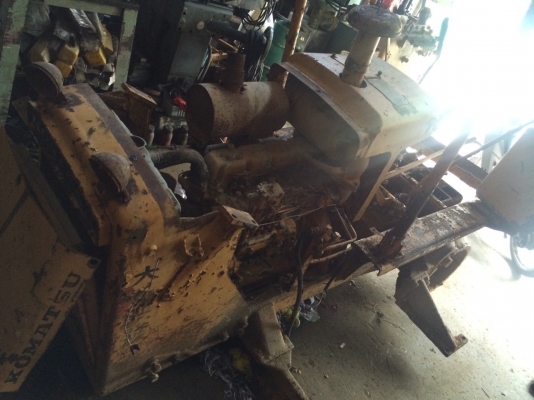 ขาย ซากรถไถ komatsu 2 ขายตามสภาพ น้ำหนักประมาณ 2-5 ตัน มีเครื่อง 4 เกียร์ ราคา 35,000 บาท