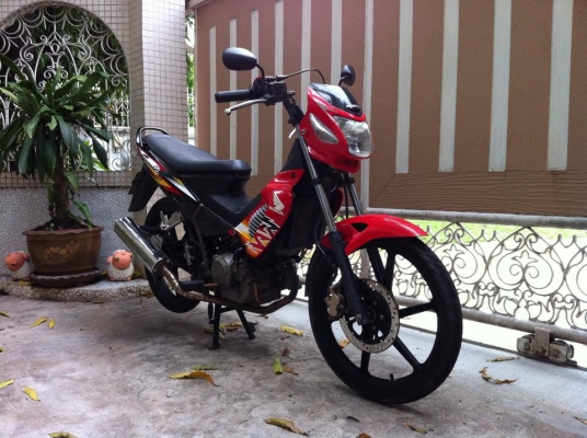 ขออนุญาติขาย Honda Sonic 125 รุ่นไมล์ขาว ตัว TOP ล้อแม็ก โอนให้ฟรีครับ