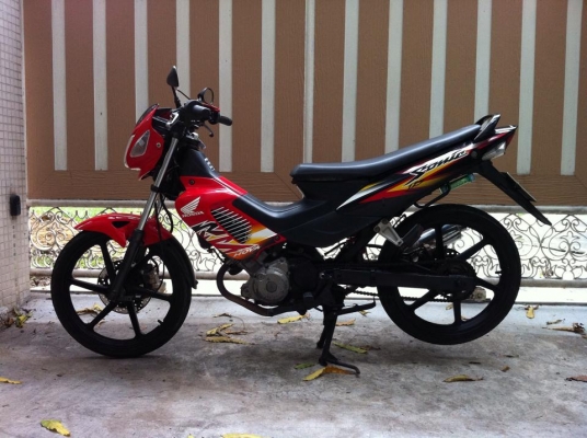 ขออนุญาติขาย Honda Sonic 125 รุ่นไมล์ขาว ตัว TOP ล้อแม็ก โอนให้ฟรีครับ