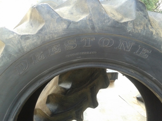 ขายแล้ว087-9438XXX นครสวรรค์ ยางหลังรถไถถอด\% 18.4-30 ดีสโตน ยางสวยดอกยังสูงพร้อมยางใน