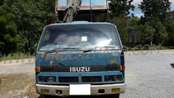 รถบรรทุก 6 ล้อดั้มพ์ ISUZU NPR