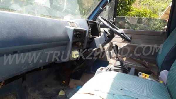 รถบรรทุก 6 ล้อดั้มพ์ ISUZU NPR