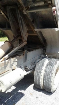 รถบรรทุก 6 ล้อดั้มพ์ ISUZU NPR