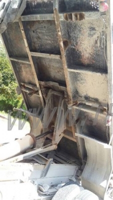 รถบรรทุก 6 ล้อดั้มพ์ ISUZU NPR