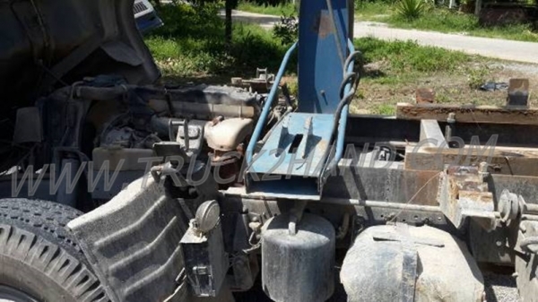 รถบรรทุก 6 ล้อดั้มพ์ ISUZU NPR