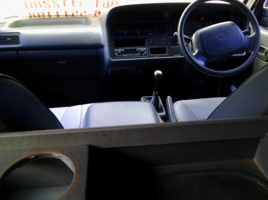 รถตู้commuterหลังคาสูงปี05เบาะ3แถว*ฟรีดาวน์ รถตู้commuterหลังคาสูงปี05เบาะ3แถว*ฟรีดาวน์