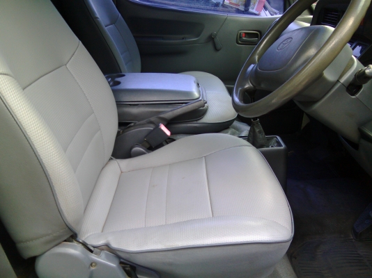 รถตู้commuterหลังคาสูงปี05เบาะ3แถว*ฟรีดาวน์ รถตู้commuterหลังคาสูงปี05เบาะ3แถว*ฟรีดาวน์