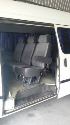 รถตู้commuterหลังคาสูงปี05เบาะ3แถว*ฟรีดาวน์ รถตู้commuterหลังคาสูงปี05เบาะ3แถว*ฟรีดาวน์