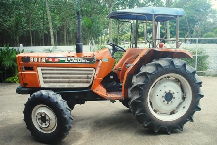 ขายรถไถ Kubota L3202DT พร้อมผานพรวน รถ2เพลา พร้อมใช้งานครับ ขายรถไถ Kubota L3202DT พร้อมผานพรวน รถ2เพลา พร้อมใช้งานครับ
