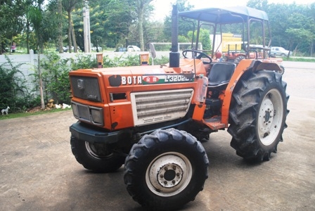 ขายรถไถ Kubota L3202DT พร้อมผานพรวน รถ2เพลา พร้อมใช้งานครับ