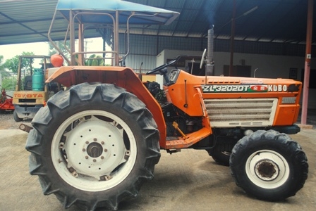 ขายรถไถ Kubota L3202DT พร้อมผานพรวน รถ2เพลา พร้อมใช้งานครับ