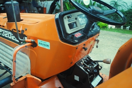 ขายรถไถ Kubota L3202DT พร้อมผานพรวน รถ2เพลา พร้อมใช้งานครับ ขายรถไถ Kubota L3202DT พร้อมผานพรวน รถ2เพลา พร้อมใช้งานครับ
