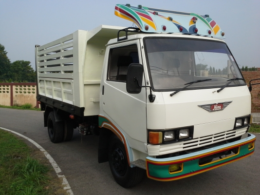 HINO KM777 (6ล้อดั๊ม ) แท้ รถสภาพสวยพร้อมใช้งาน ขาย 450,000 บาท(ติดต่อ ศุภากร 081-4252943