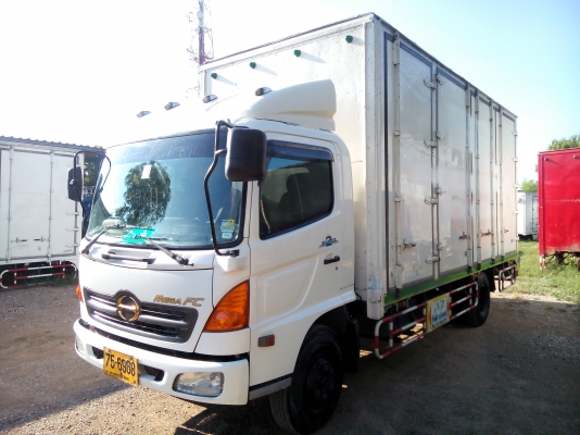 6 ล้อกลาง  ( ตู้ 10 บาน )   *Euro.2*  HINO  MEGA  FC4J  150 แรงม้า  * ยาว 5.50 ม. * รถสวยเดิม+สวยจริง * รถห้างแท้ * มีเล่มพร้อม *