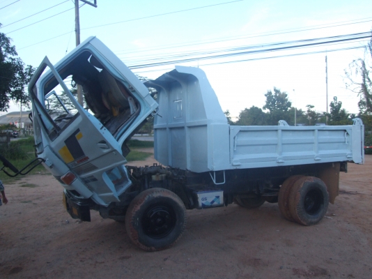 ขายถูกรถ 6 ล้อเล็ก ช่วงสั้น  อีซูซุ  NKR ดั้ม ปี  37