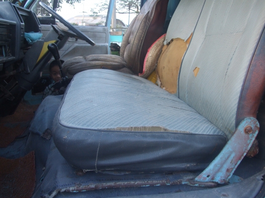 ขายถูกรถ 6 ล้อเล็ก ช่วงสั้น  อีซูซุ  NKR ดั้ม ปี  37